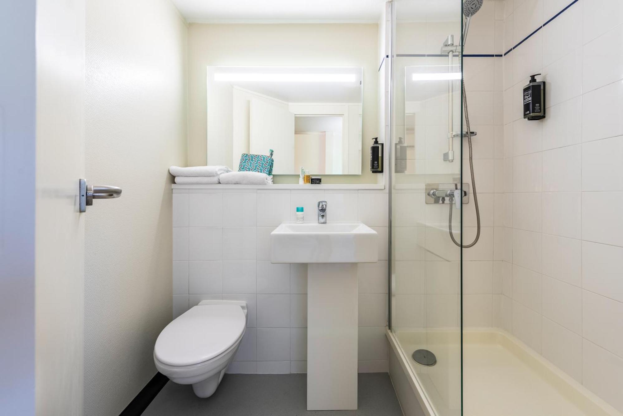 Ibis Budget Villefranche Limas Bagian luar foto